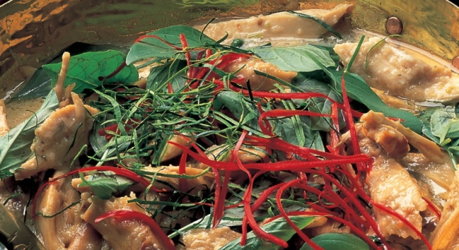 chicken thai green curry with chicken